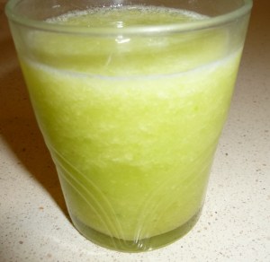 mejor-saludable--batido-piña-apio-y-pepino