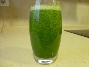 mejor-saludable-batido-piña-espinacas-brócoli-pereji